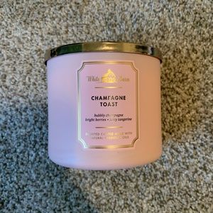 BRAND NEW ! Never used Bath&Body works candle